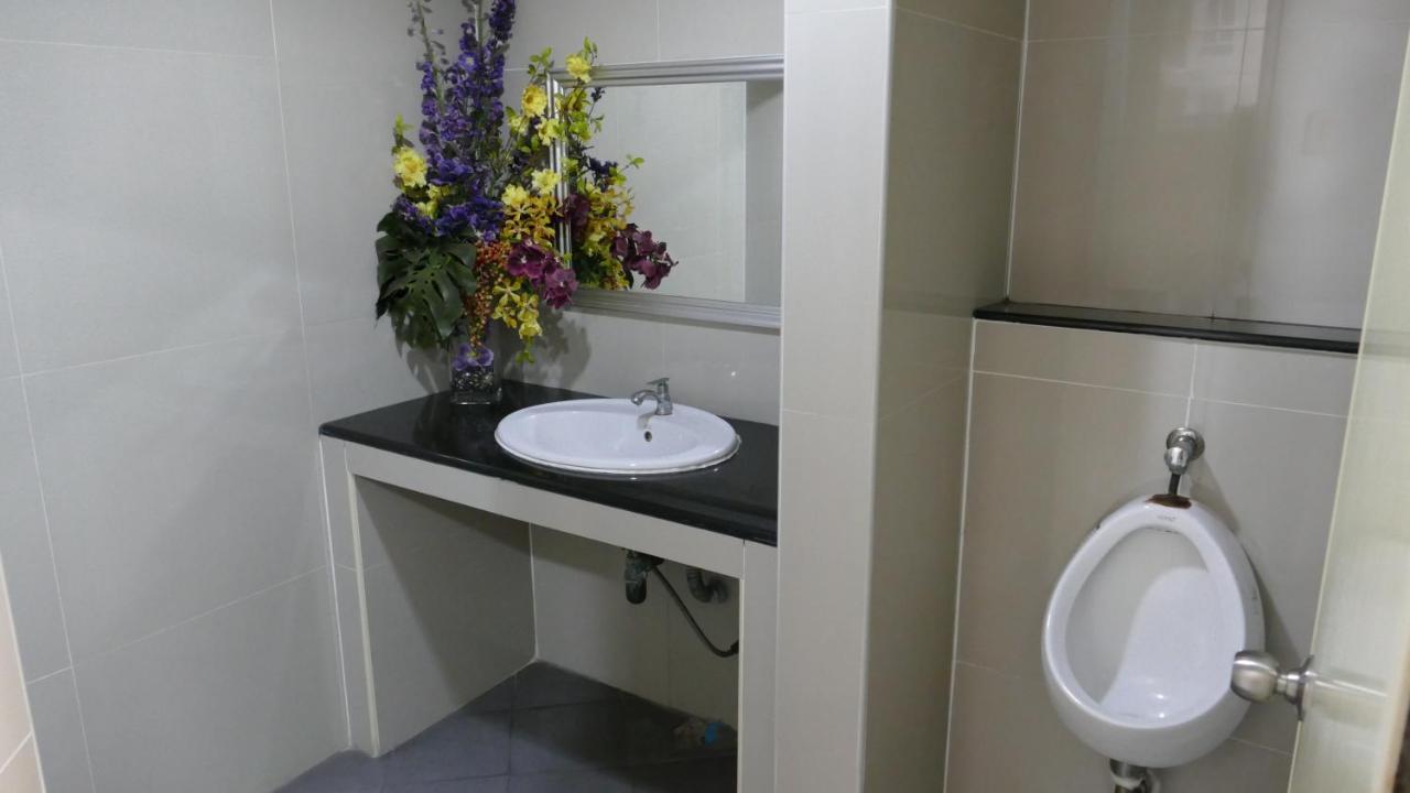 Sundowner Sukhumvit Apartment Bangkok Exterior photo
